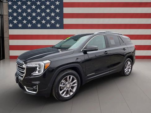Used 2024 GMC Terrain SLT image 1
