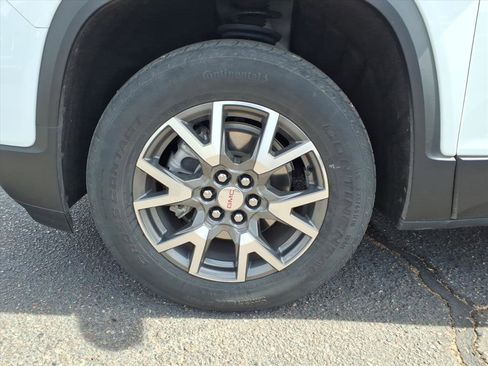 Used 2023 GMC Acadia SLE w/ Driver Convenience Package image 9