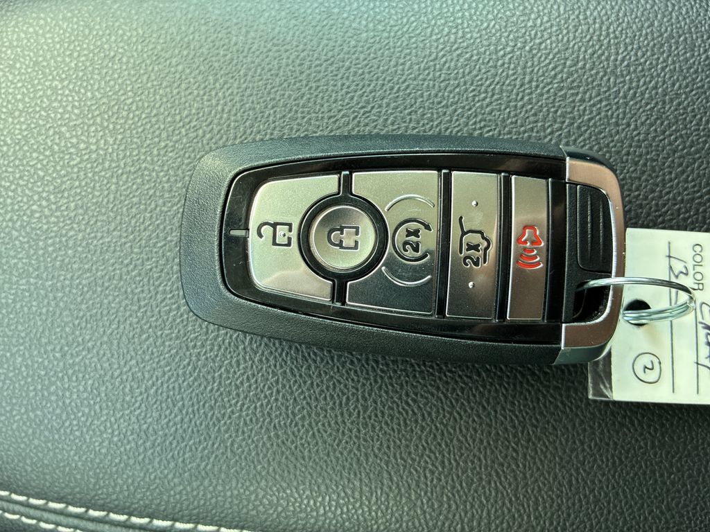 Used 2025 Ford Escape Active w/ Tech Pack #1 AWD/4WD image 28