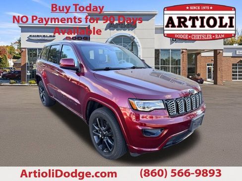 Certified 2022 Jeep Grand Cherokee Laredo X image 1