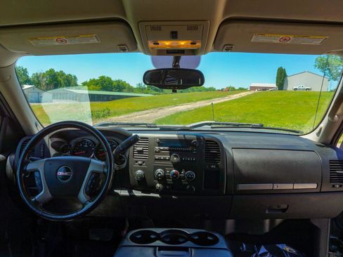 Used 2010 GMC Sierra 2500 SLE w/ SLE Preferred Package AWD/4WD image 9