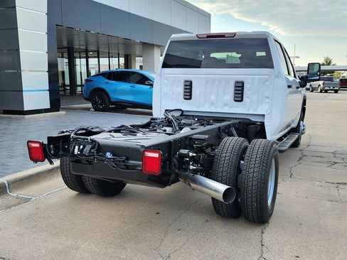 New 2026 GMC Sierra 3500 Pro w/ Convenience Package image 3