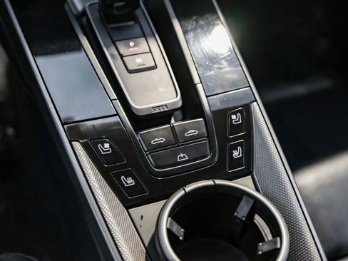 Used 2020 Porsche 911 Carrera 4S image 24