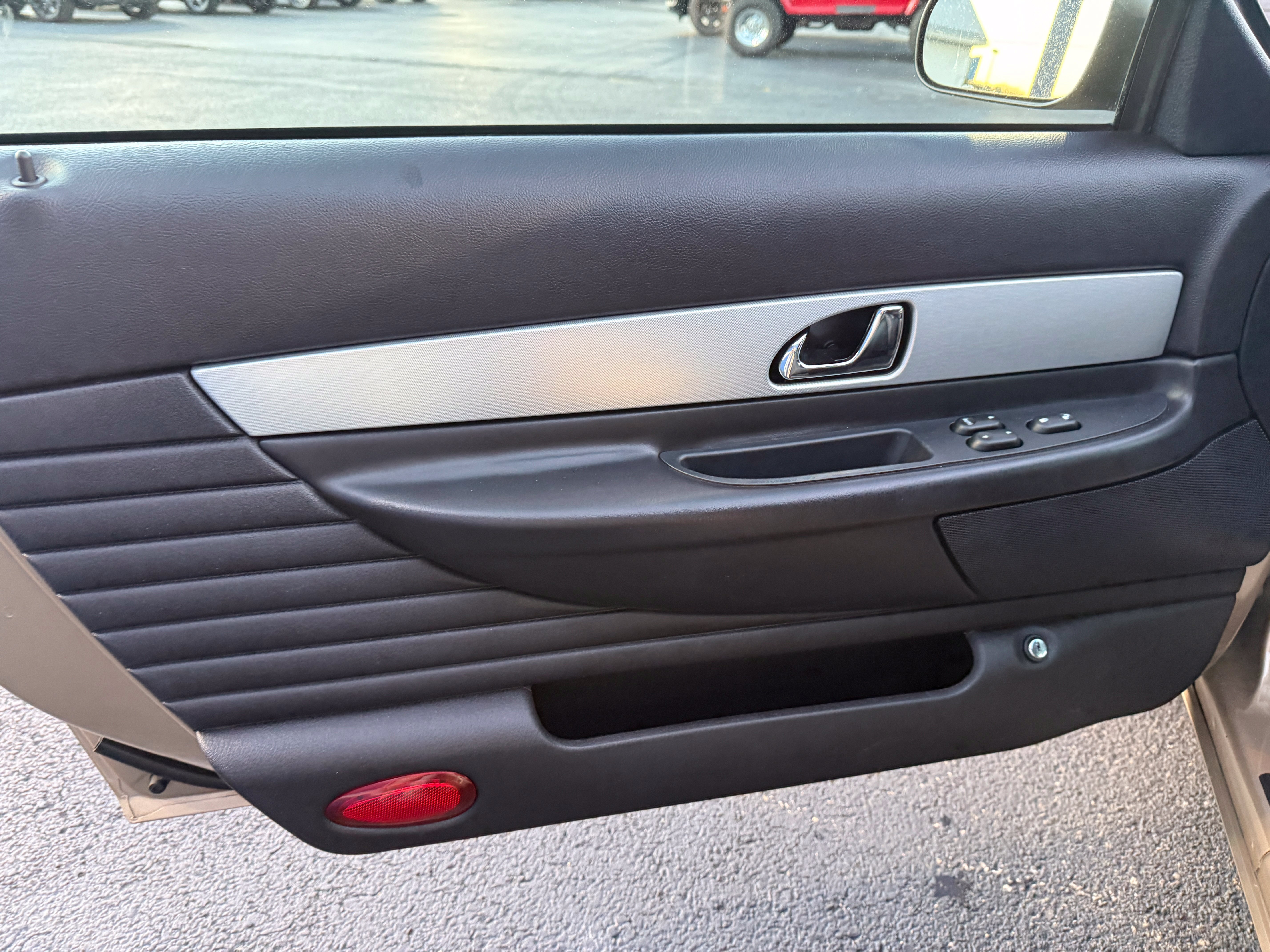 Used 2005 Ford Thunderbird RWD image 7