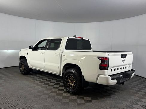Used 2026 Nissan Frontier SV w/ SV Convenience Package RWD image 10