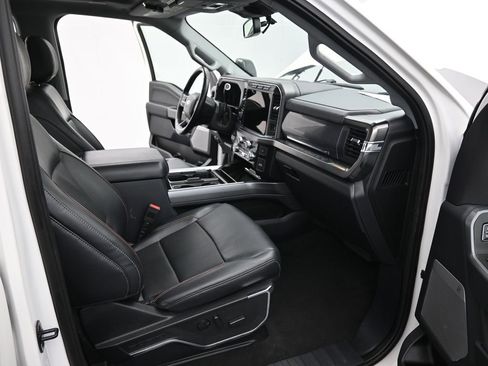 Used 2023 Ford F350 Lariat w/ Lariat Ultimate Package image 39