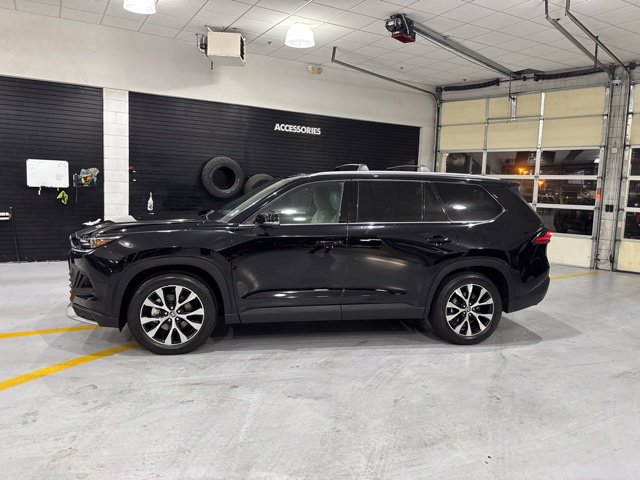 Used 2024 Toyota Grand Highlander AWD Hybrid image 5