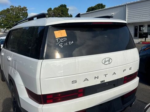 Used 2025 Hyundai Santa Fe SEL AWD/4WD image 3