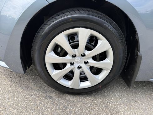 Used 2026 Toyota Corolla LE FWD image 11