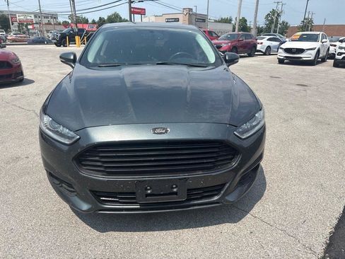 Used 2016 Ford Fusion Titanium FWD image 2