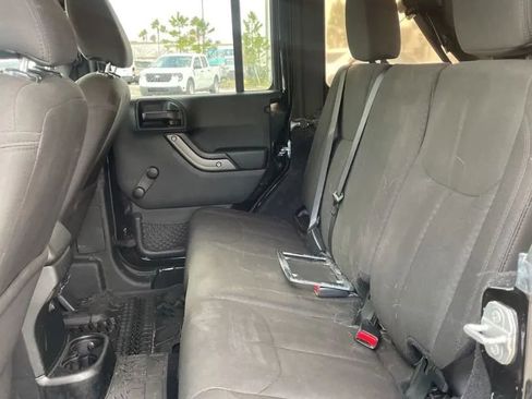 Used 2018 Jeep Wrangler Unlimited Sport image 11