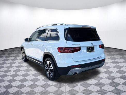 Used 2026 Mercedes-Benz GLB 250 image 3