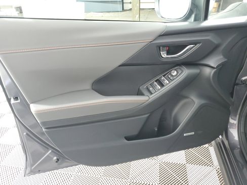 Used 2025 Subaru Crosstrek 2.5i Limited w/ Crosstrek Mirror Package image 29