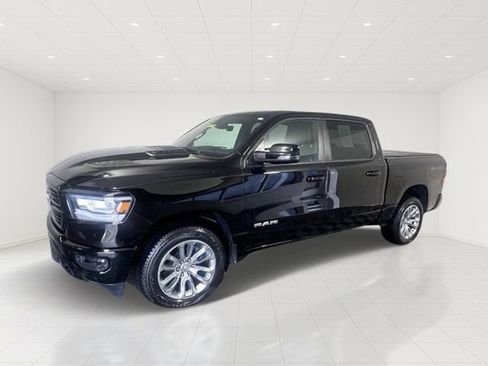 Used 2023 RAM 1500 Laramie AWD/4WD image 4