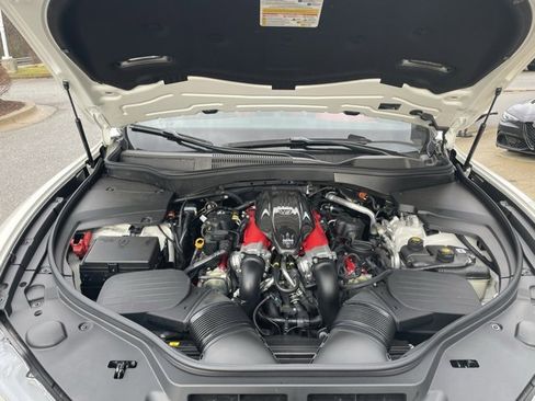 Used 2022 Maserati Levante Trofeo image 10