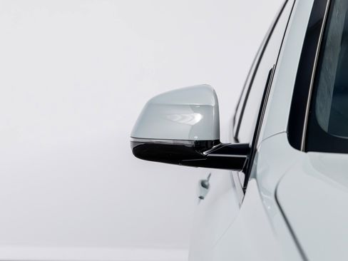 Used 2024 BMW X7 xDrive40i w/ M Sport Package image 6