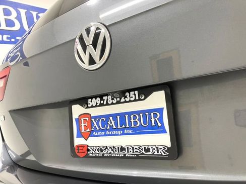 Used 2018 Volkswagen Tiguan S FWD image 17