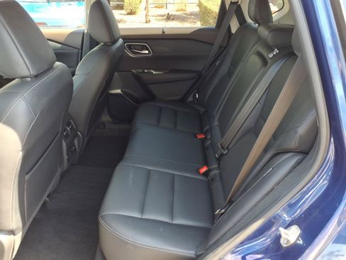 Used 2021 Nissan Rogue SL w/ Premium Package FWD image 16