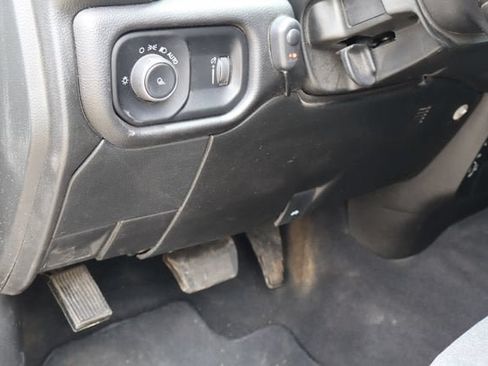 Used 2024 RAM 2500 Tradesman w/ Chrome Appearance Group AWD/4WD image 22