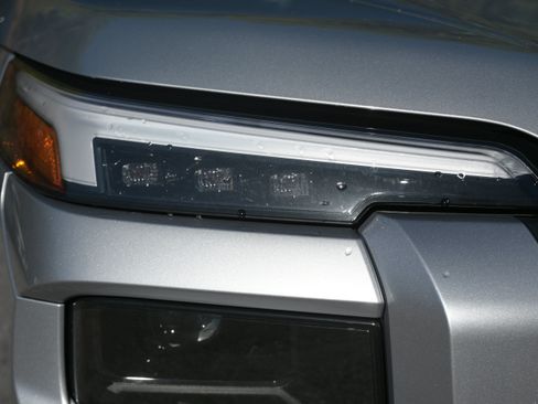 Certified 2026 Subaru Outback Premium AWD/4WD image 11