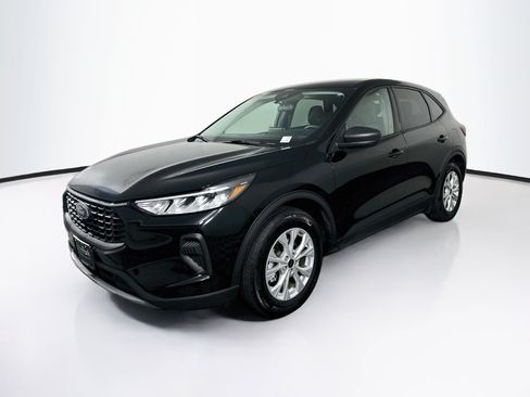 Used 2025 Ford Escape Active FWD image 3