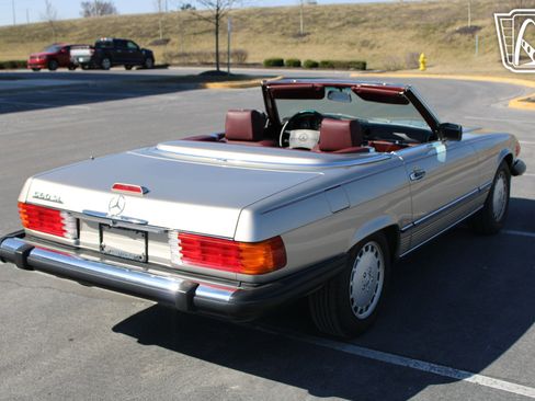 Used 1989 Mercedes-Benz 560 SL image 12