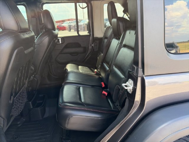 Used 2020 Jeep Wrangler Unlimited Rubicon w/ Cold Weather Group AWD/4WD image 23