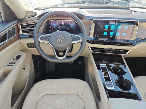 New 2026 Volkswagen Atlas SE image 8