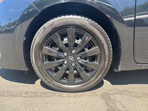 Used 2017 Toyota Corolla LE FWD image 26