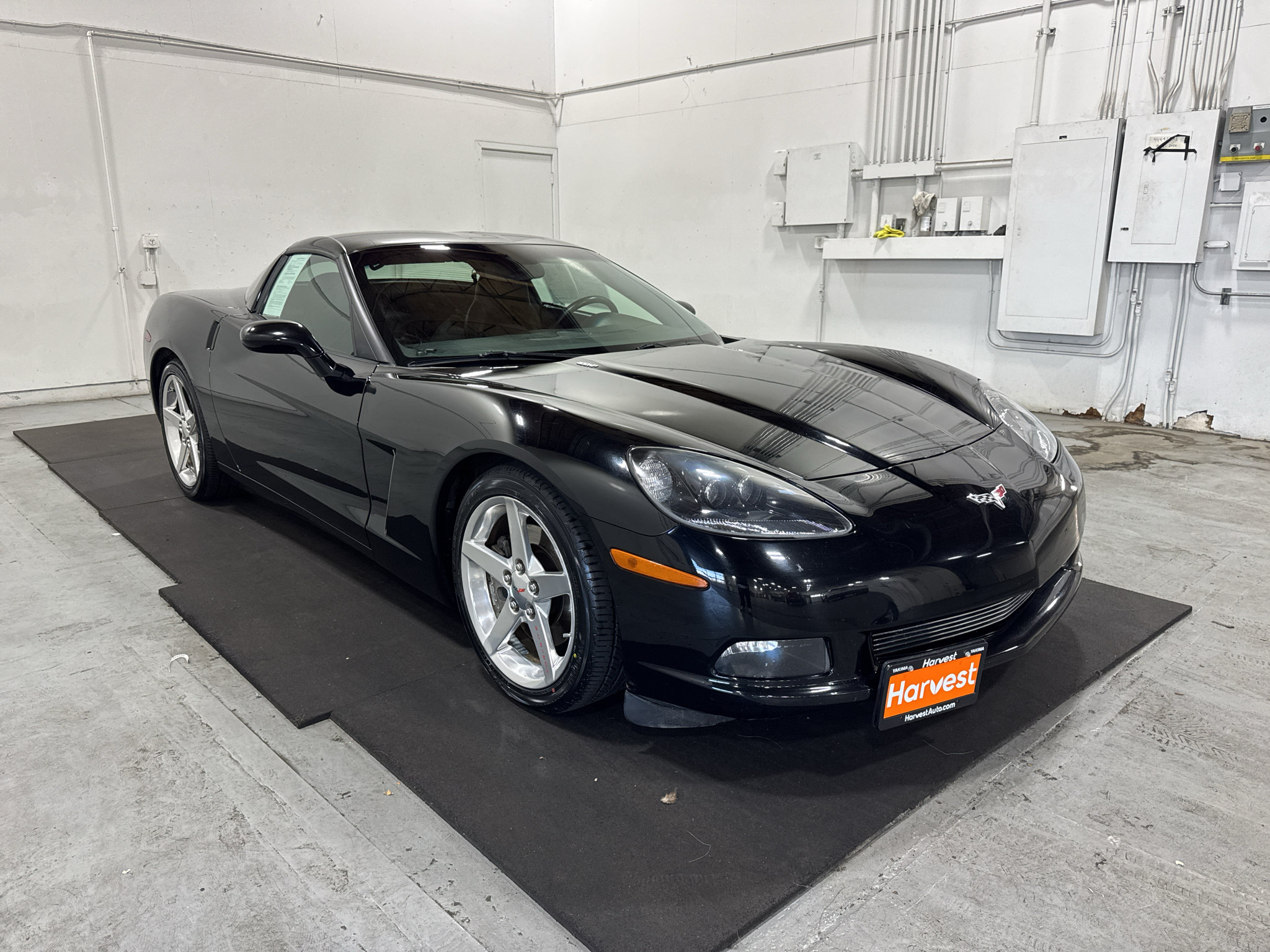 Used 2005 Chevrolet Corvette Coupe w/ Preferred Equipment Group RWD image 1