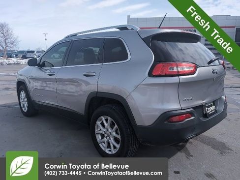 Used 2016 Jeep Cherokee Latitude w/ Cold Weather Group image 6