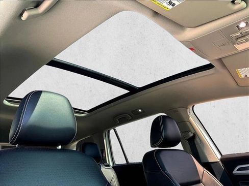 Used 2021 Volkswagen Atlas SE w/ Panoramic Sunroof Package image 17