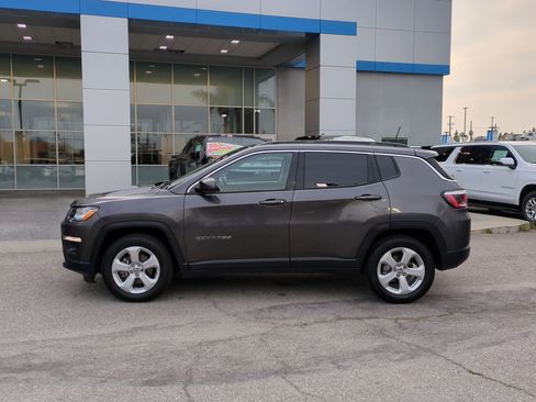 Used 2018 Jeep Compass Latitude w/ Popular Equipment Group image 8
