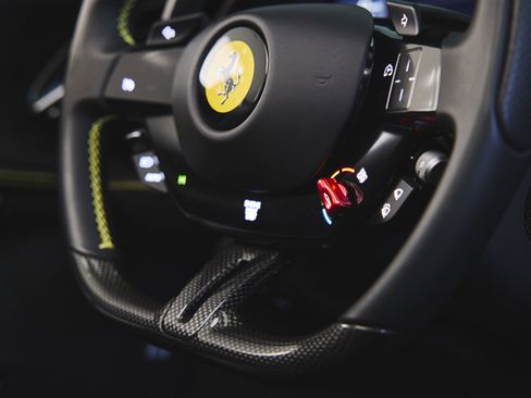 Used 2024 Ferrari SF90 Spider image 31