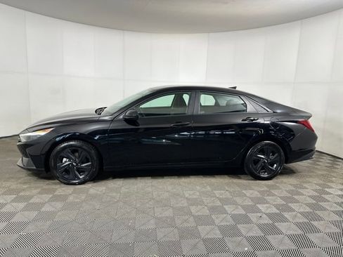 Used 2022 Hyundai Elantra Blue image 6