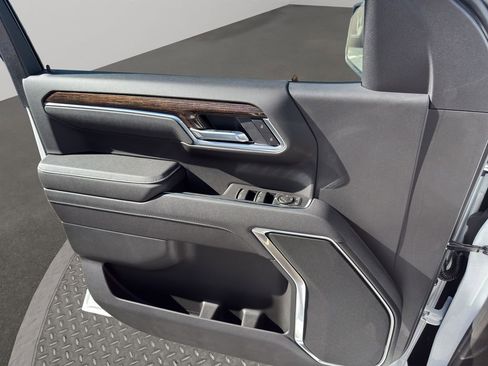 New 2026 GMC Sierra 1500 Elevation image 32