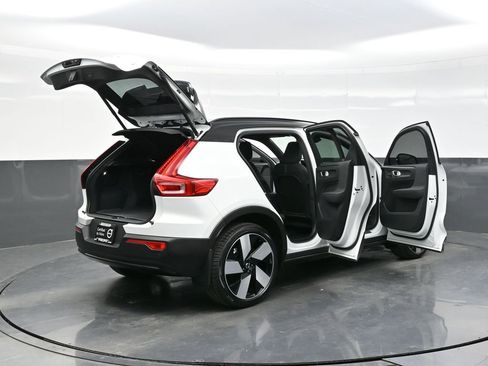 Used 2024 Volvo XC40 Recharge Ultimate w/ Protection Package Premier image 39