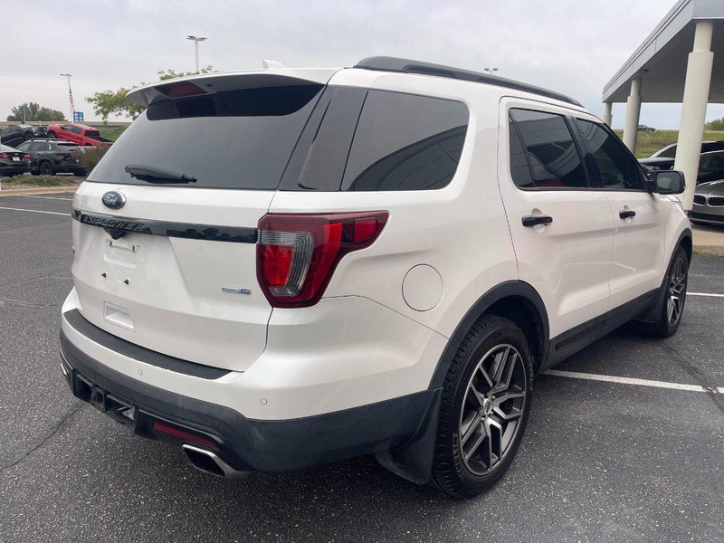 Used 2016 Ford Explorer Sport w/ Equipment Group 401A AWD/4WD image 3