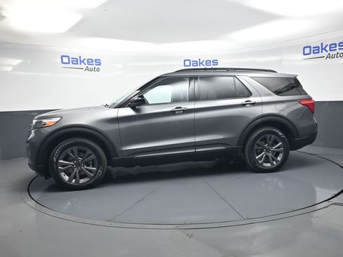 Used 2023 Ford Explorer XLT w/ Equipment Group 202A AWD/4WD image 5