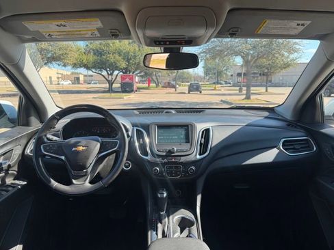 Used 2018 Chevrolet Equinox LT image 10