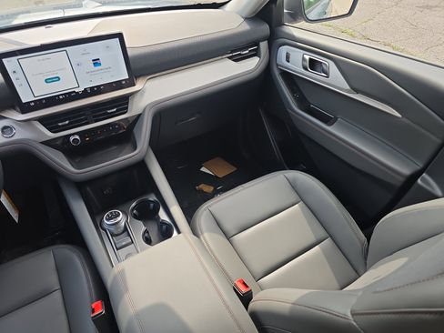 New 2026 Ford Explorer Active w/ Active Comfort Package AWD/4WD image 31