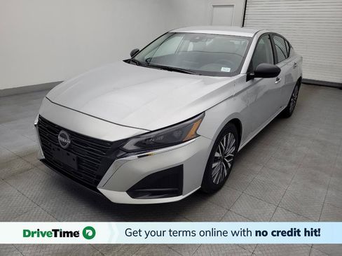 Used 2024 Nissan Altima 2.5 SV image 1