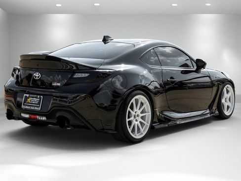 Used 2022 Toyota GR86 Premium w/ ALL Weather Mat Package (TMS) RWD image 6
