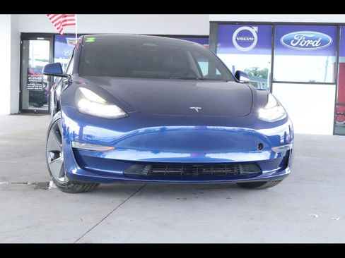 Used 2023 Tesla Model 3 Standard Range RWD image 1