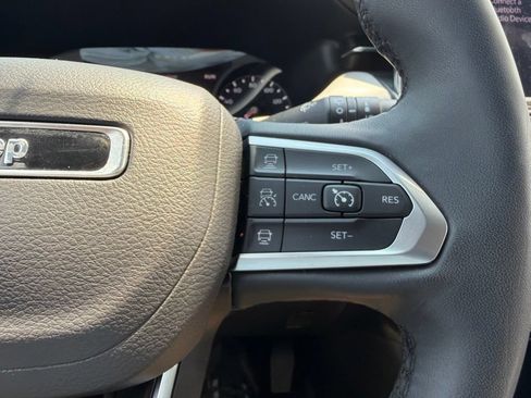 Used 2025 Jeep Compass Limited AWD/4WD image 21