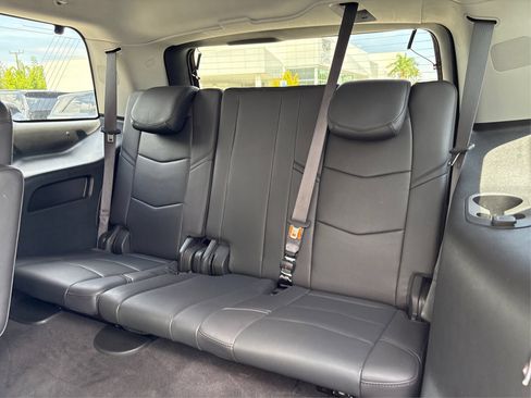 Used 2020 Cadillac Escalade 2WD image 14