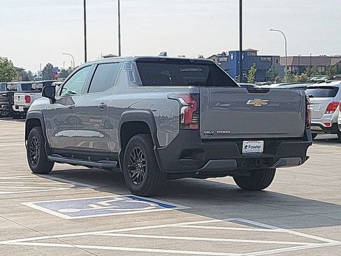 Used 2025 Chevrolet Silverado EV LT AWD/4WD image 6