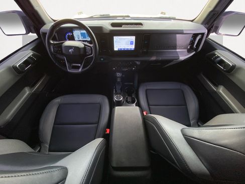 Used 2021 Ford Bronco Black Diamond image 3