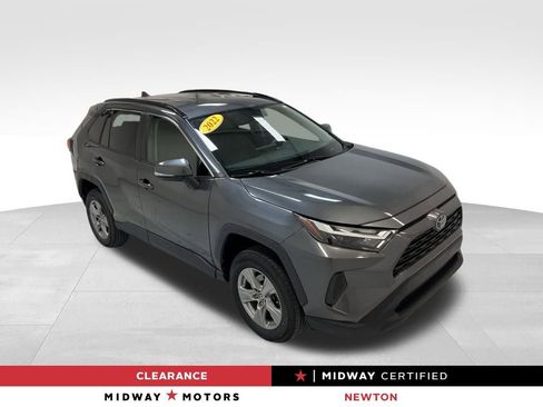 Used 2022 Toyota RAV4 XLE image 1