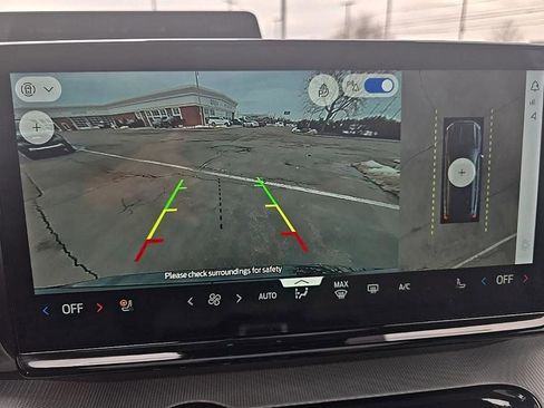 Used 2025 Ford Expedition Active image 21